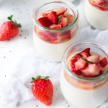 Вкусные десерты в стаканчике