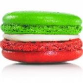 Макаронс Клубничный с базиликом