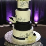 торт свадебный черно-белый