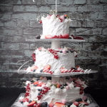 Необычный свадебный торт заказать в Москве