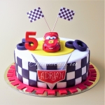 Торт с персонажами мультфильма Тачки на заказ