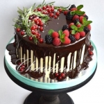 заказать торт с ягодами на подставке