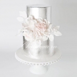 Двухъярусный свадебный торт из мастики на заказ