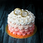 Оформление свадебного торта кольцами на заказ