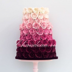 Экзотический свадебный торт с розами на заказ