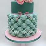 Стильный свадебный торт в зеленых тонах заказать