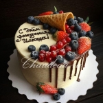 ягодный торт на день рождения