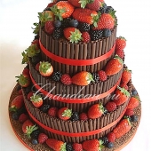 Шоколадный свадебный торт с ягодами «Perfecto» на заказ