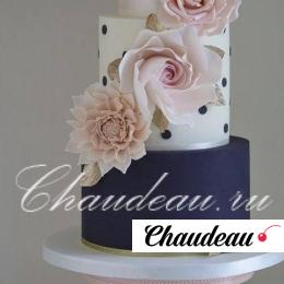 красивый свадебный торт с цветами