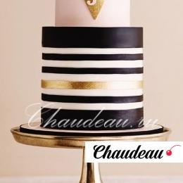 необычный свадебный торт с сердцем