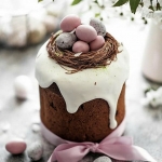 Кулич на пасху средний &quot;С шоколадными яйцами&quot;