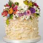 Двухъярусный свадебный торт на подставке заказать