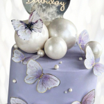 Торт Совершеннолетие с бабочками TSB0013148 фото и оформление торта