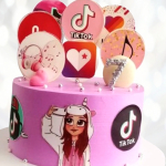 Торт со смартфоном и девочкой TikTok TSSD013176 фото и оформление торта