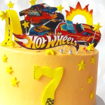 Желтый торт Хот Вилс ZHTH013212 фото и оформление торта