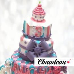 Торт пони с праздничным бантом TPPB013429 фото и оформление торта