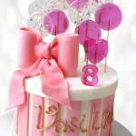 Торт с праздничным бантом TPB0013568 фото и оформление торта