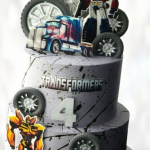 Торт Оптимус Прайм и шмель Бамблби TOPS013682 фото и оформление торта