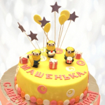 Торт Миньоны с топперами TMT00013763 фото и оформление торта