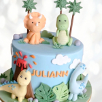 Торт кремовый с динозаврами TKD0013796 фото и оформление торта