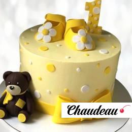 Торт мишка, пинетки и бантик TMPB013848 фото и оформление торта