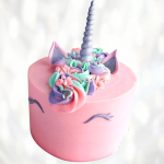 Торт розовый рог единорога TRRE013941 фото и оформление торта