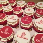 Капкейки с логотипом «Emirates» на заказ
