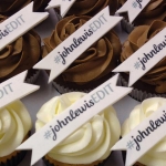 Капкейки с логотипом «Edit» на заказ