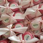 Корпоративные макаронсы с логотипом «Veet» на заказ