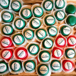 Корпоративные макаруны с логотипом «Heineken» на заказ