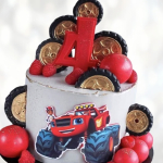 Торт машина Вспыш на 4 года TMV4014007 фото и оформление торта