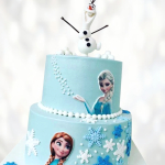 Торт снеговик Олаф и Эльза TSOE014097 фото и оформление торта