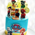 Торт Щенячий патруль с декором из леденцов TSCH0014129 фото и оформление торта