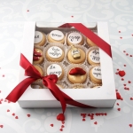 Открытка из макаронс «Для него» на заказ