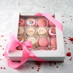 Открытка из макарун на 14 февраля «Для неё» на заказ