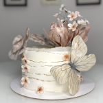 Торт на заказ «Летящие бабочки»