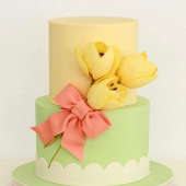 Торт для женщины «Желтые тюльпаны» на заказ