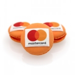 Корпоративные макаруны с логотипом «Mastercard» на заказ
