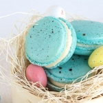 Праздничные  макаруны «Пасхальные яйца» на заказ