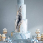 Свадебный торт с кристаллами «Романтика» фото 1 Свадебный торт с кристаллами «Романтика» на заказ