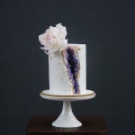 Свадебный торт с кристаллами «Двое» на заказ