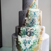 Свадебный торт с кристаллами «Сказка» на заказ