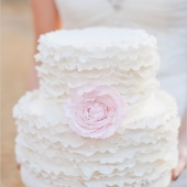 Торт с цветами «L'amour» на заказ