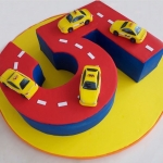 Торт детский «Гонки» на заказ