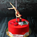 Гравитационный торт «Гиннес» на заказ