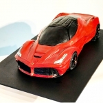 Торт в виде машины «Красная Ферари»