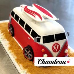 Торт в виде машины «Фольксваген самба» фото 1 Торт в виде машины «Фольксваген самба» на заказ