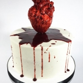 Торт «Разбитое сердце» на заказ