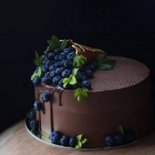 Торт с ягодами «Голубика в шоколаде» на заказ