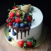  Торт с ягодами «Рог изобилия»  на заказ